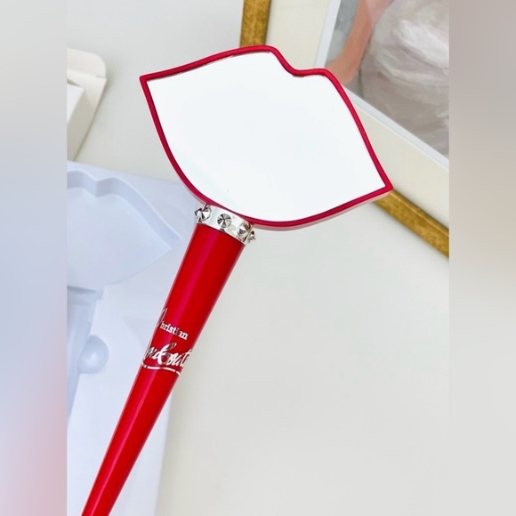 Christian Louboutin Beauty Red Lip-Shaped Statement Handheld Mirror - Picture 3 of 7
